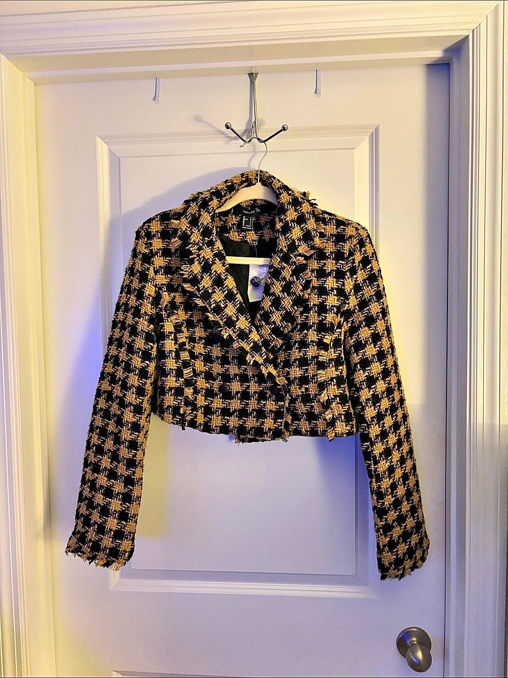 Forever 21 Cropped Houndstooth Jacket in Black & Gold